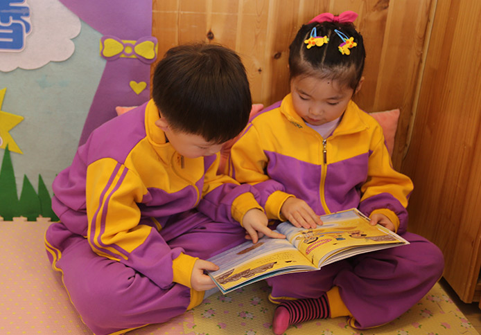 南京路第三幼兒園水知識(shí)進(jìn)課堂活動(dòng)